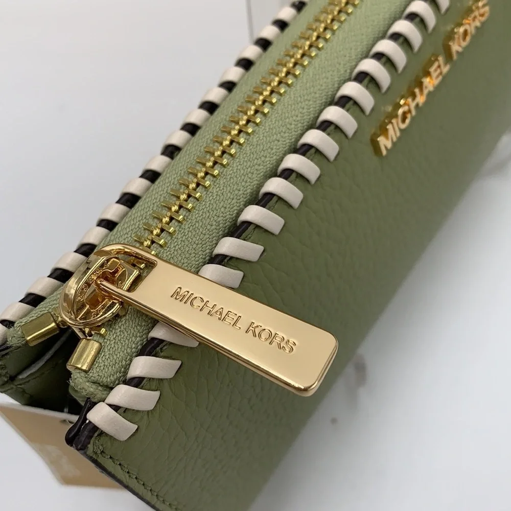 MICHAEL KORS JET SET TRAVEL LARGE THREE QUARTER ZIP WALLET LIGHT SAGE MULTI